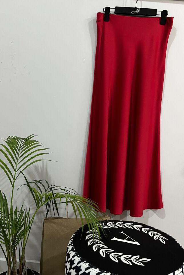 Kırmızı Saten Etek