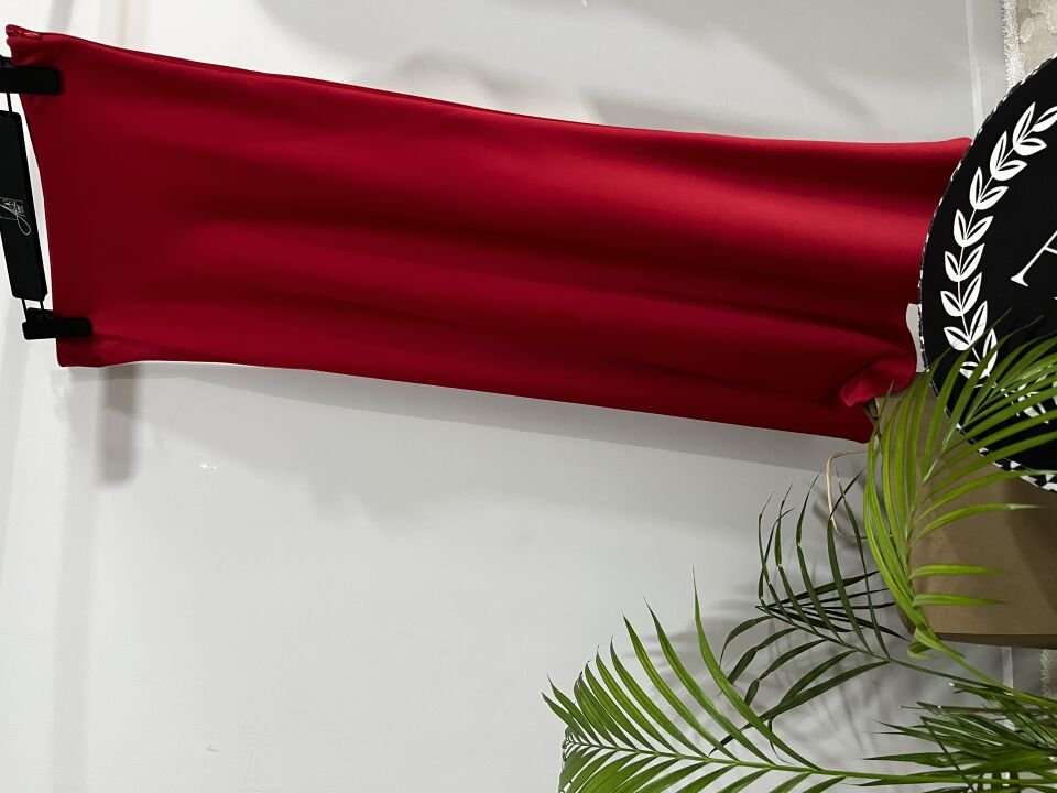 Kırmızı Saten Etek