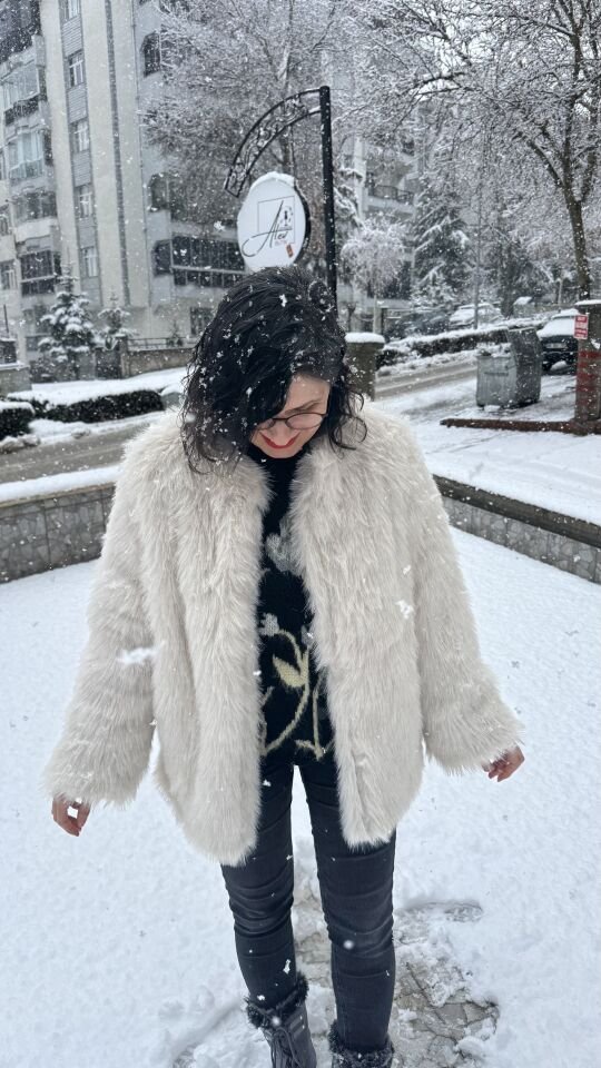 Ekru Rahat Kalıp Kısa Kürk