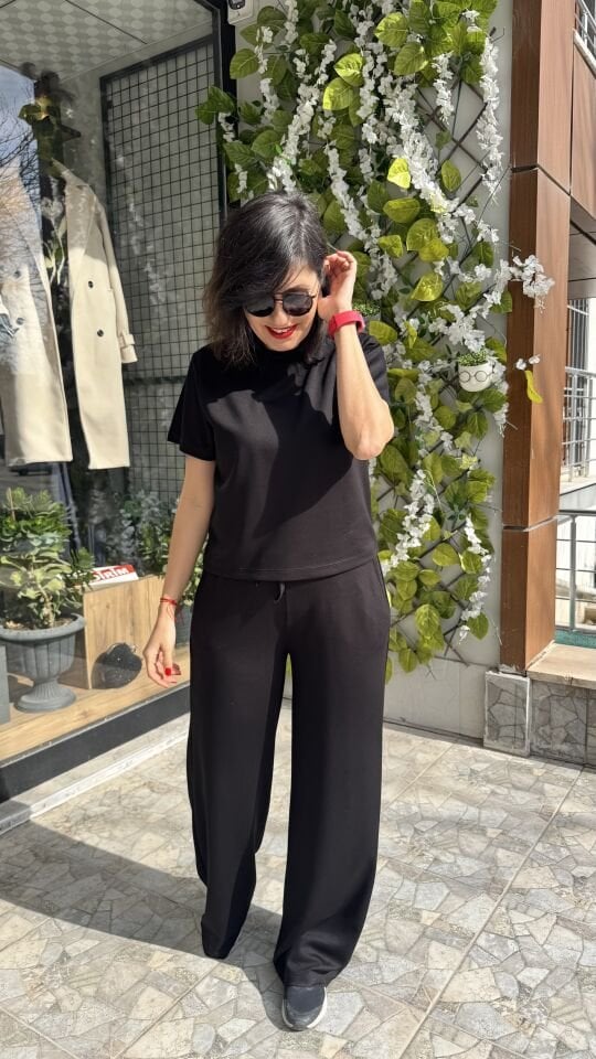 Modal Kumaş Siyah Rahat Kalıp Yuvarlak Yaka Paçası Geniş Kısa Kollu Eşofman Takım