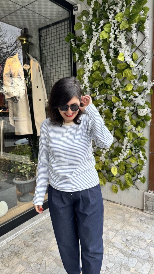 Açık Mavi Beyaz Çizgili Basic Rahat Kalıp Bisiklet Yaka Body