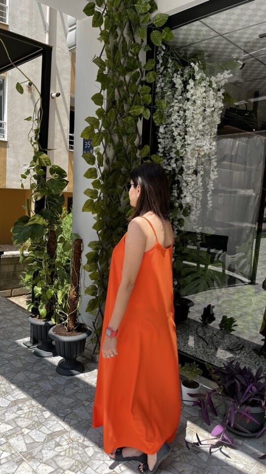 Turuncu İnce Askılı Uzun Dubai Kumaş Elbise