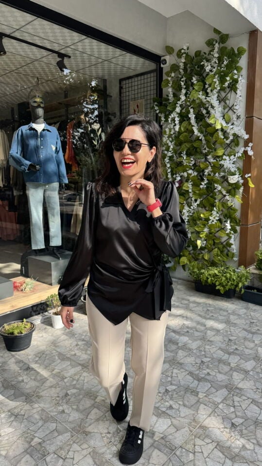 Saten Yandan Bağlamalı Siyah Gömlek