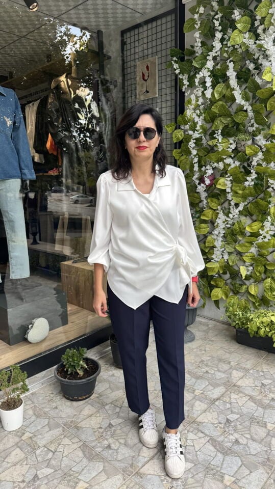 Saten Yandan Bağlamalı Beyaz Gömlek