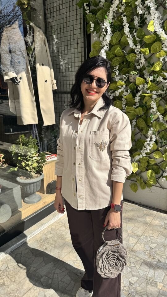 Arı Detaylı Ekru İnce Kot Ceket