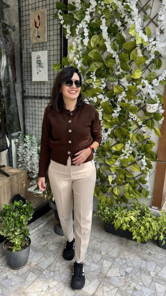 Kahverengi Yumuşak Bisiklet Yaka Kısa Parlak Düğme Detaylı Hırka