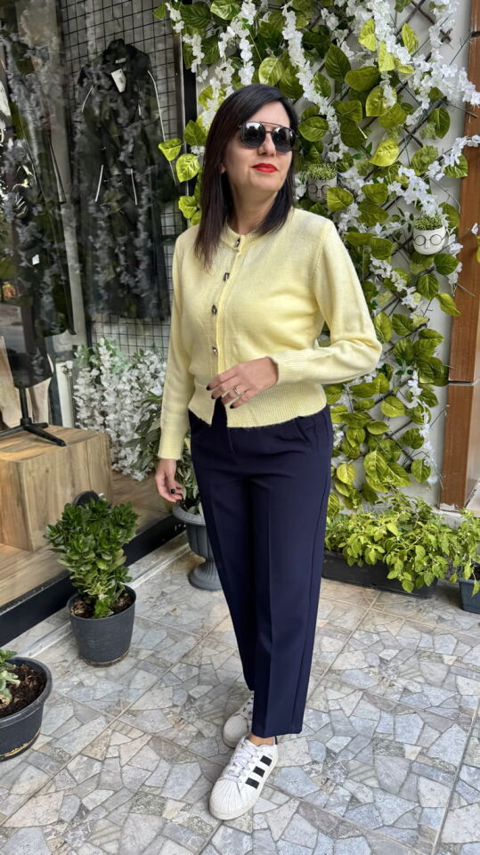 Limon Sarısı Yumuşak Bisiklet Yaka Kısa Parlak Düğme Detaylı Hırka