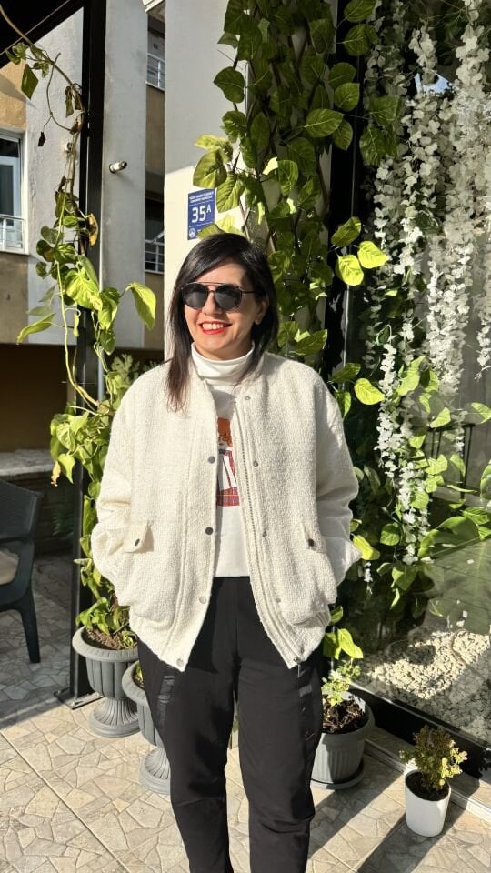 Beyaz Standart Beden Bomber Ceket