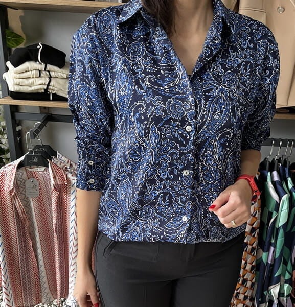 İpek Saten Mavi Beyaz Desenli Gömlek