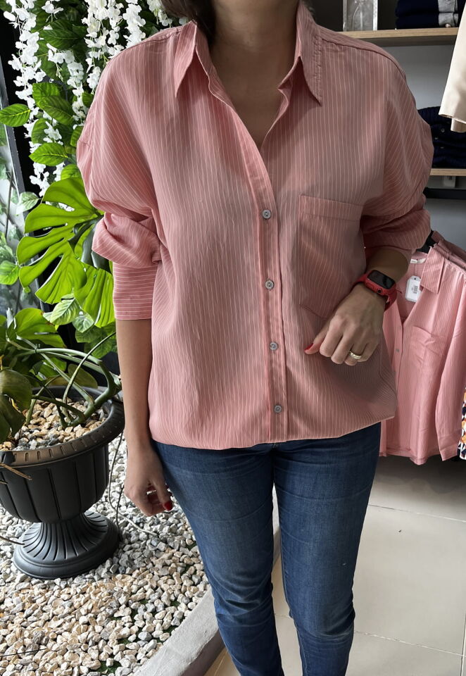 Yavruağzı Beyaz Çizgi Detaylı Geniş Kesim Gömlek