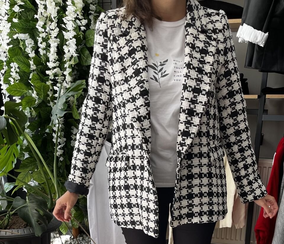 Siyah Beyaz Desenli Tek Düğmeli Blazer Ceket