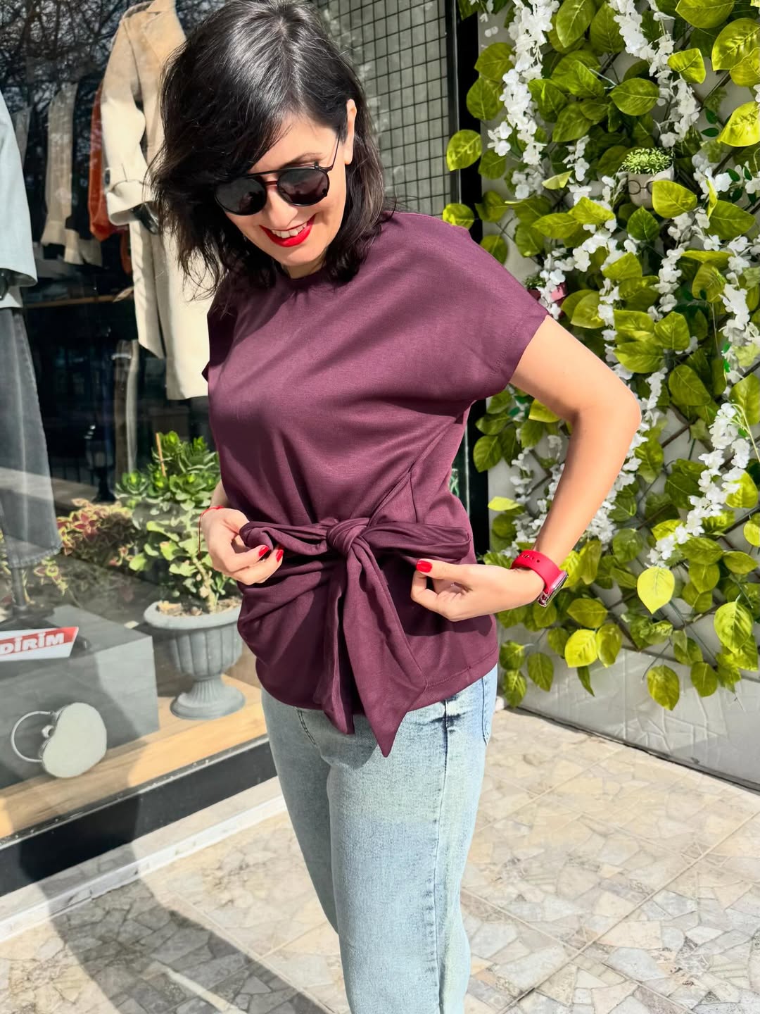 Hem Şık Hem Rahat Modal Kumaş Yandan Bağlamalı Rahat Kalıp Mürdüm Tişört