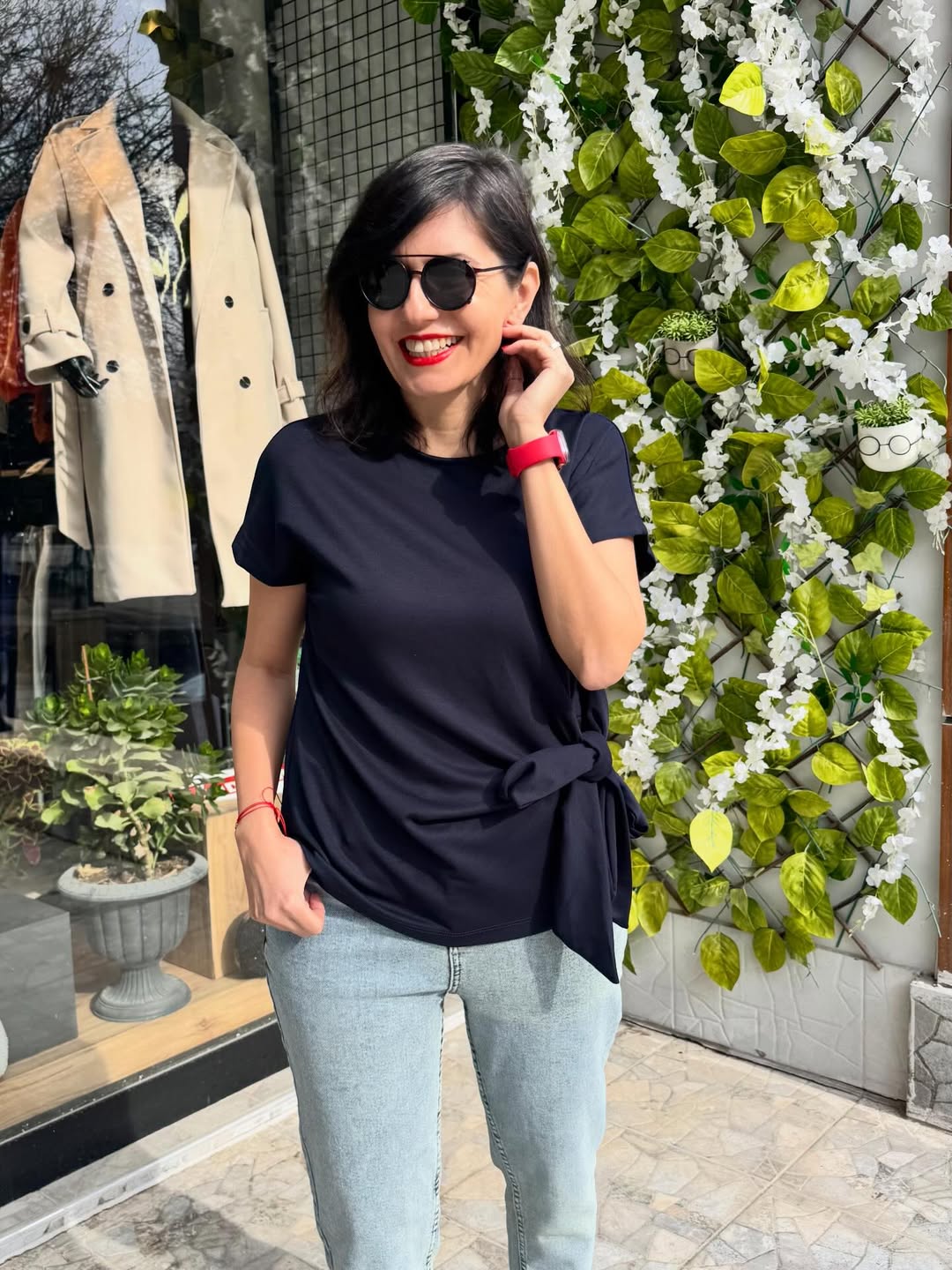 Hem Şık Hem Rahat Modal Kumaş Yandan Bağlamalı Rahat Kalıp Lacivert Tişört