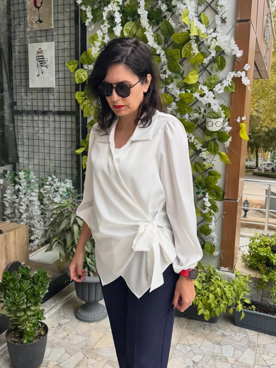 Saten Yandan Bağlamalı Beyaz Gömlek